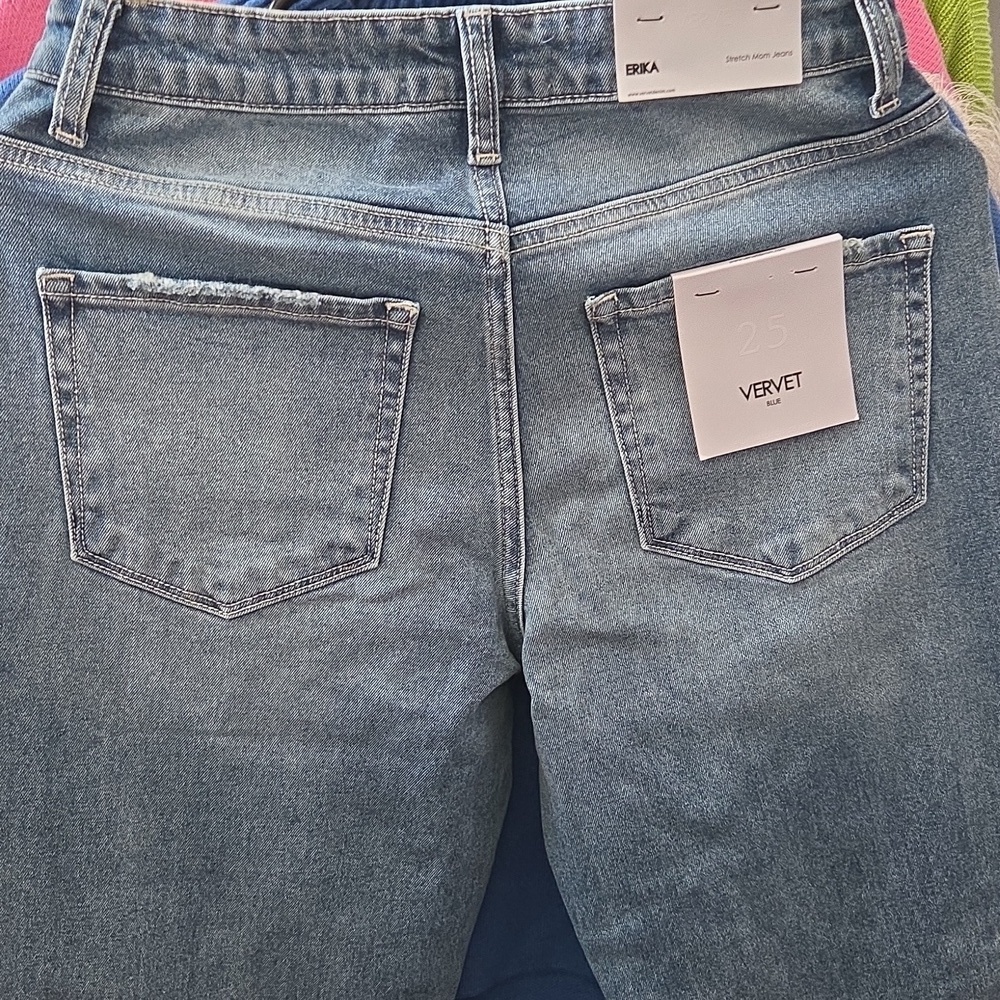 Vervet NWTs Blue Distressed Mom Jeans - Picture 7 of 8